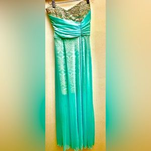 Gently used high end clothing for women.